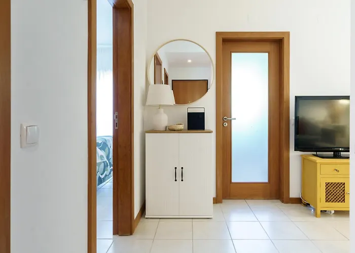 Apartment 1 Bedroom With Pool Access *