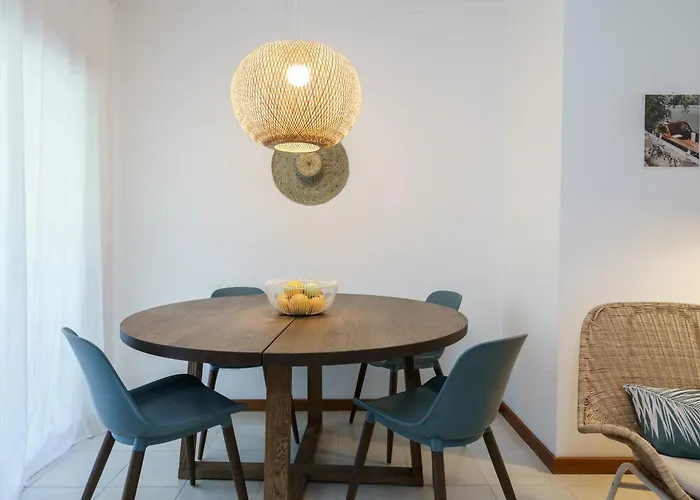 1 Bedroom With Pool Access Apartment *